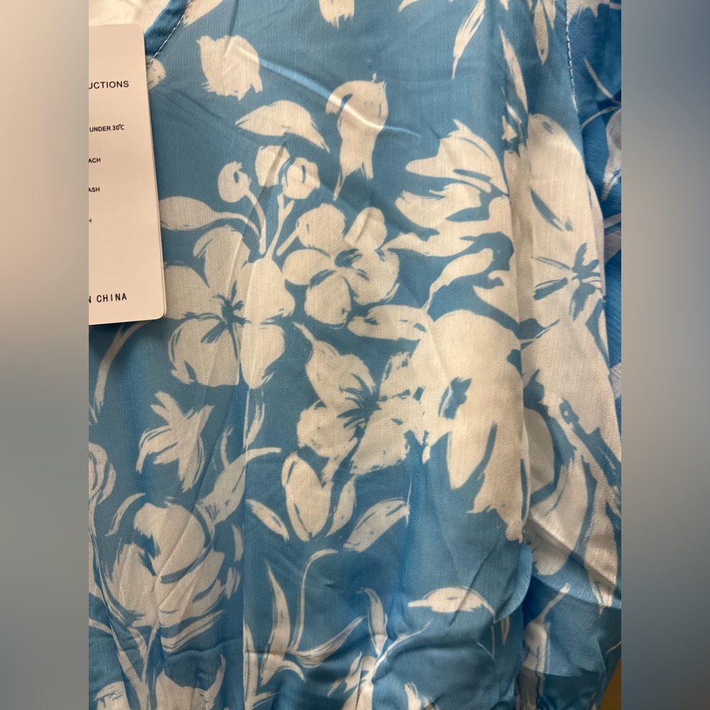 Zesica - Large - New With Tags - Blue Floral Midi Dress with Belt - Picture 3 of 13
